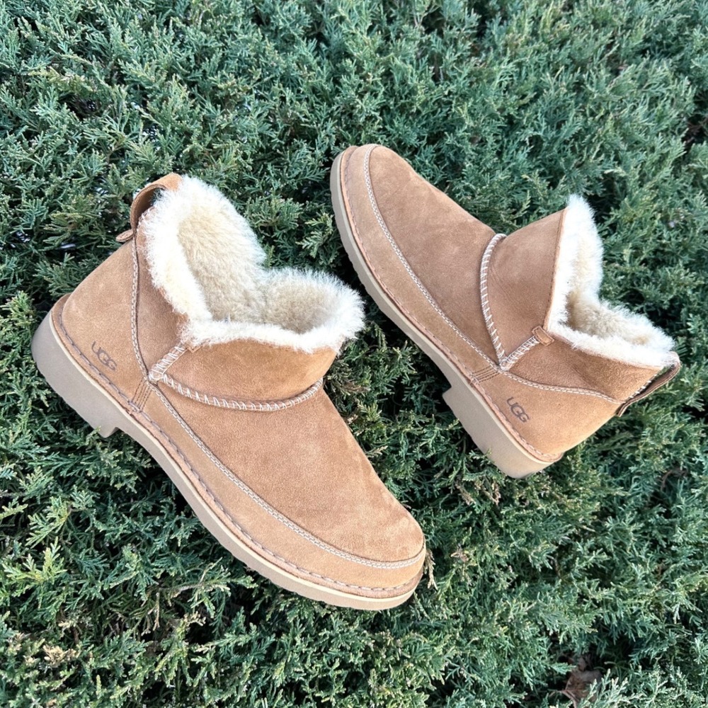 UGG Melrose Women's Ankle Suede Boots‎ Size 10 Chestnut Brown